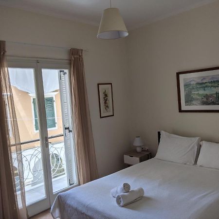 Central Apartment Corfu Town Esterno foto